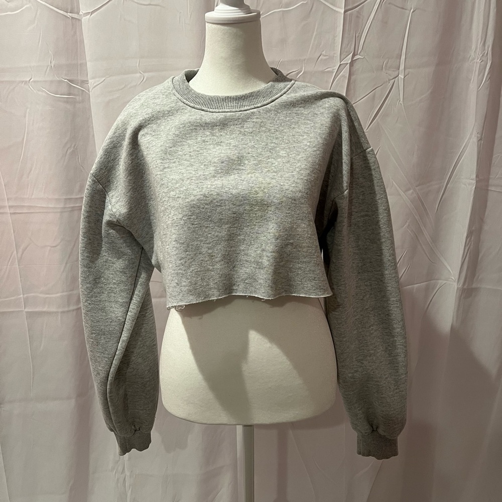 Grey cropped crew neck